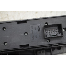 Pulsantiera Alzacristallo Anteriore SX DR 5 Dal 2020 in poi Cod T11-3746130ab  1790606284551